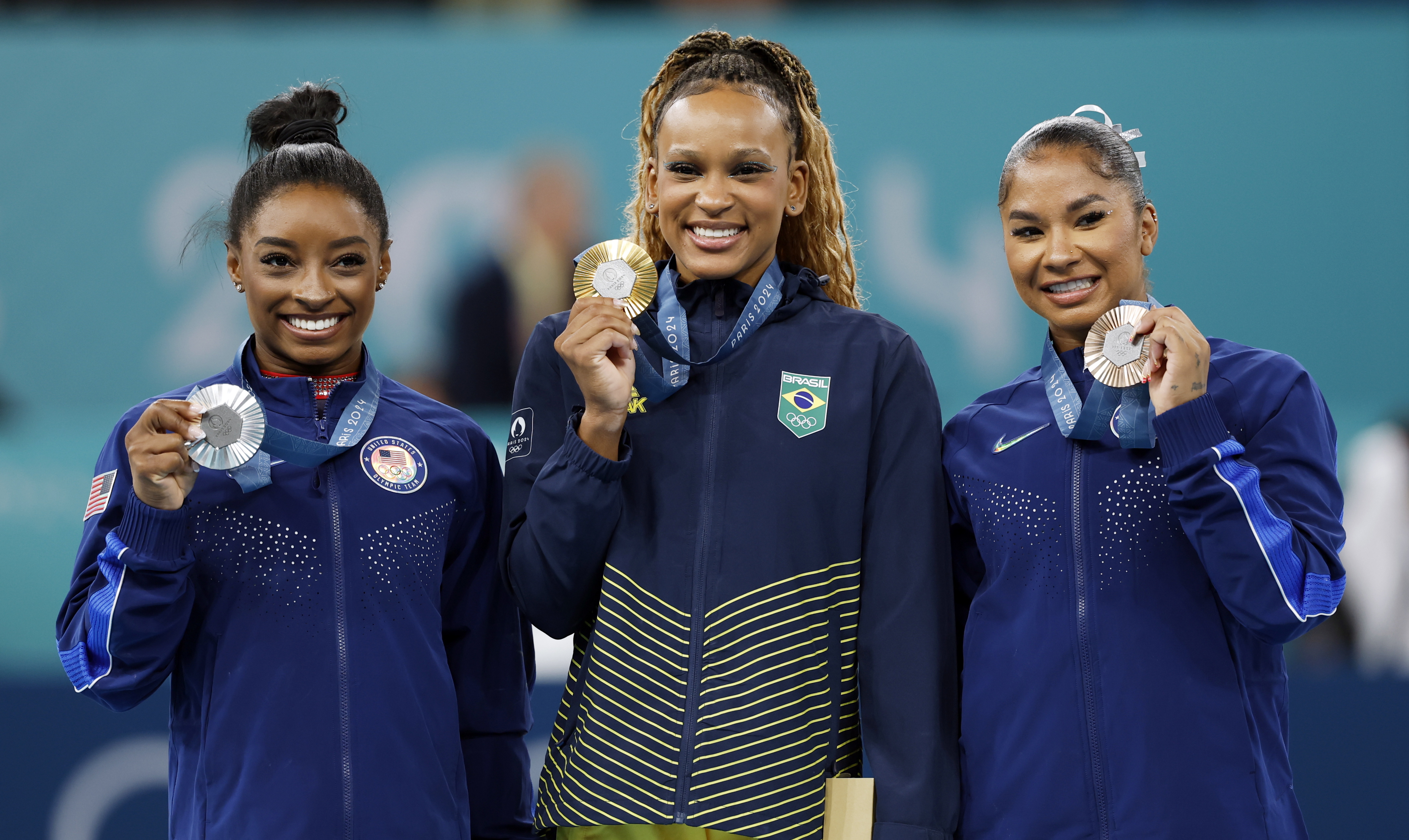 德信体育-斯洛文尼亚代表团在体操比赛中取得佳绩，欢庆胜利