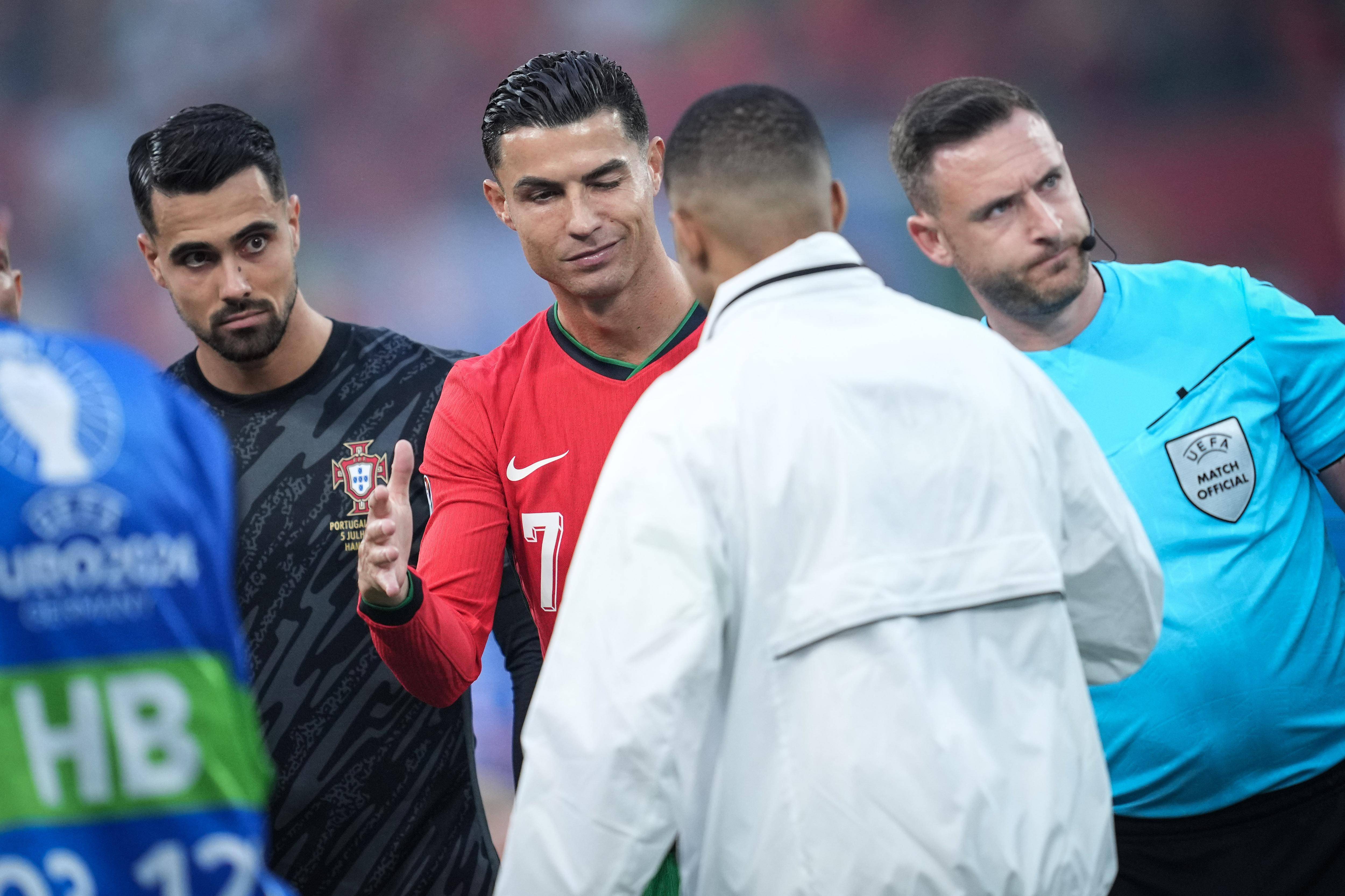 法国队在欧洲杯资格赛中表现出色，势不可挡