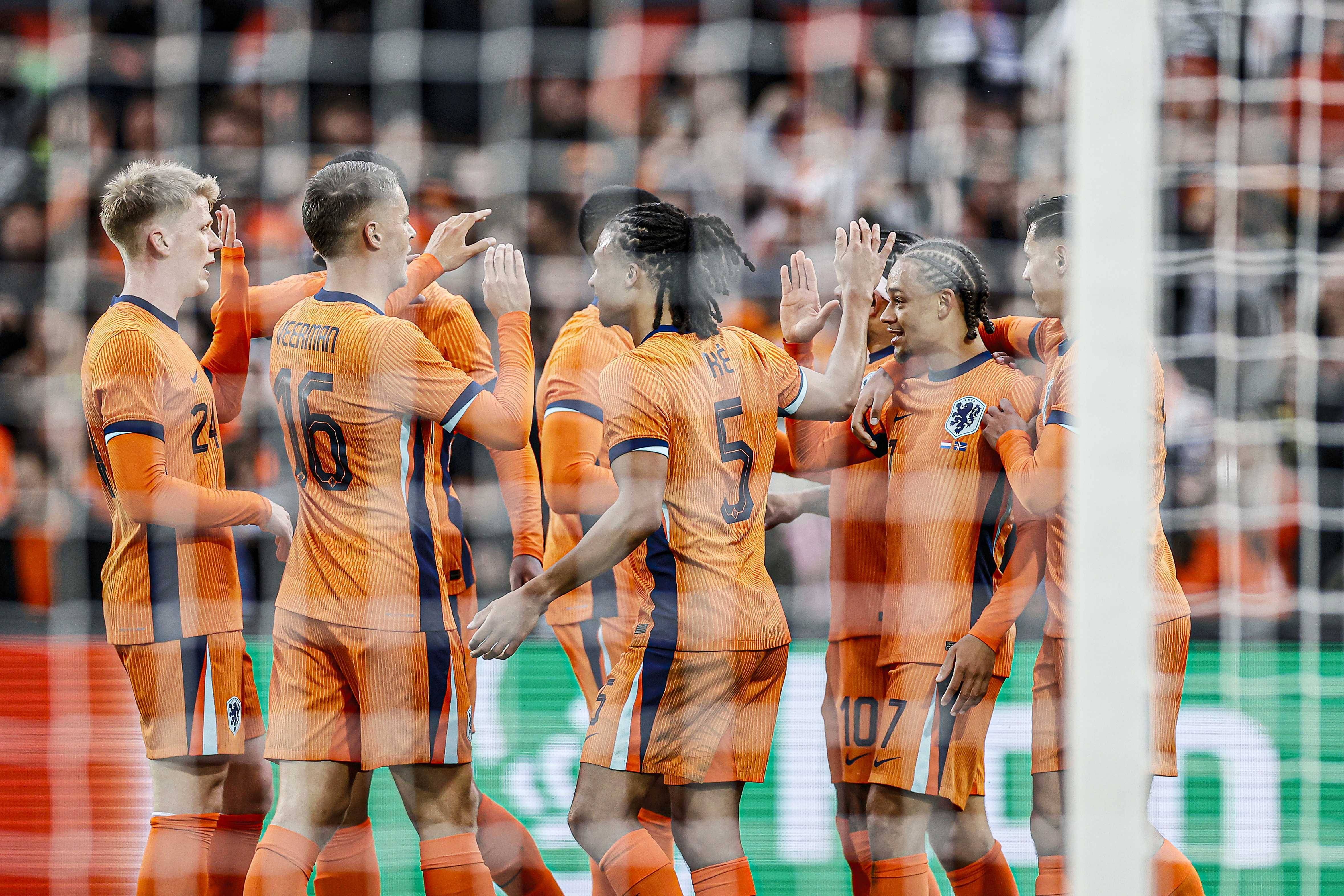 德信体育-国际排球赛场上，荷兰队惊险取胜