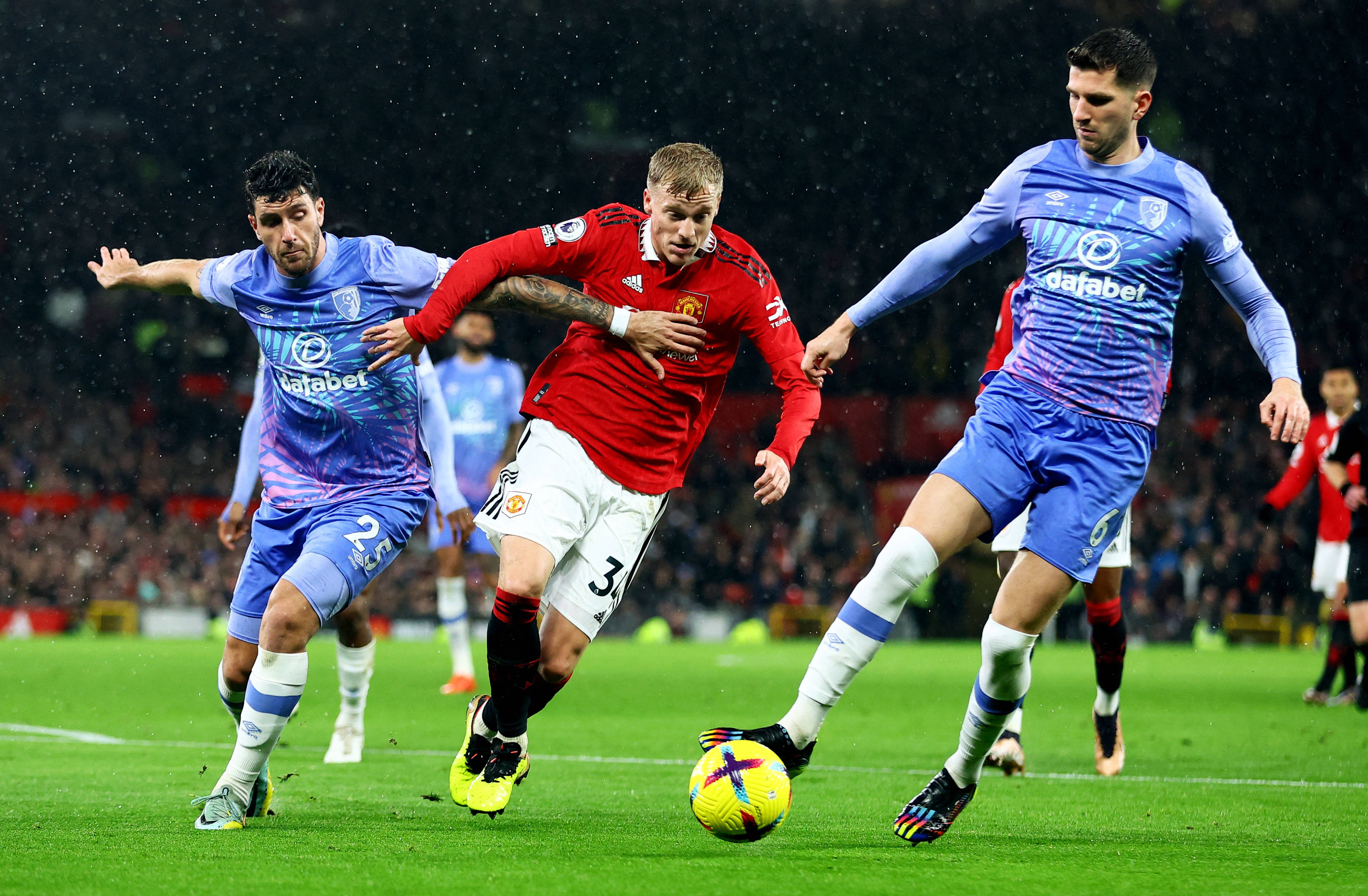 切尔西力克曼城,主场继续保持不败 切尔西力克曼城,主场继续保持不败