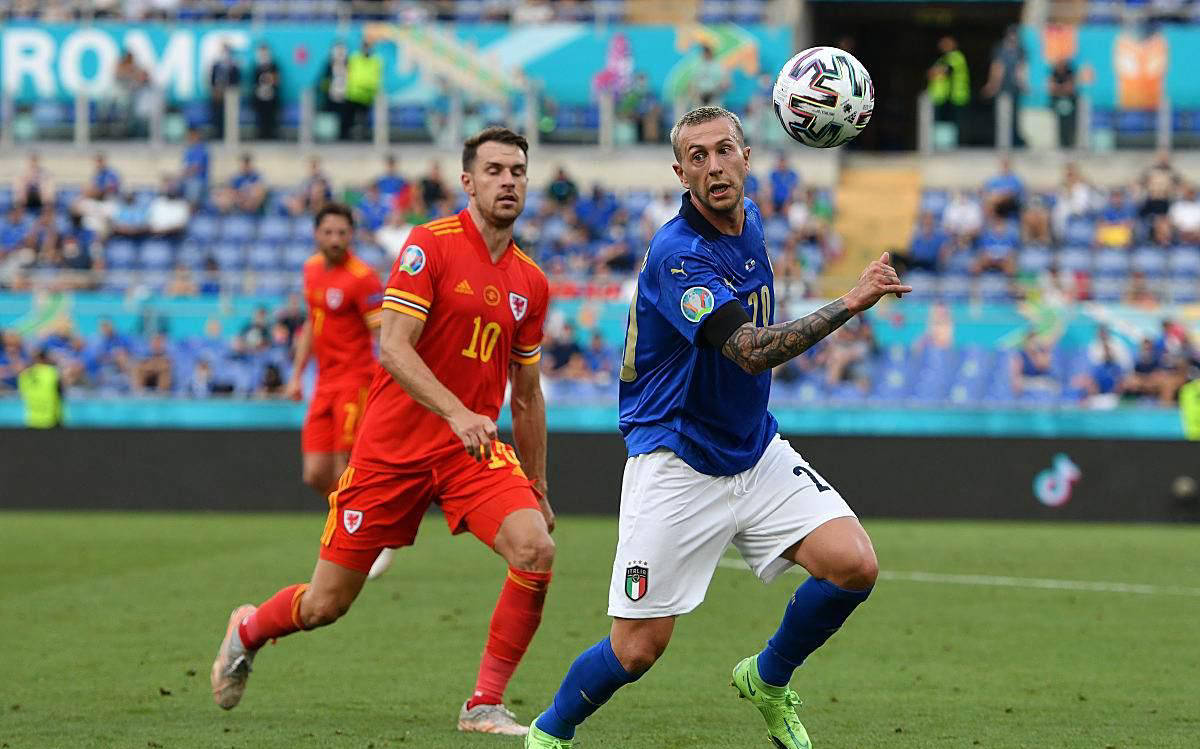 德信app下载-阿尔及利亚球员在欧冠联赛中表现出色