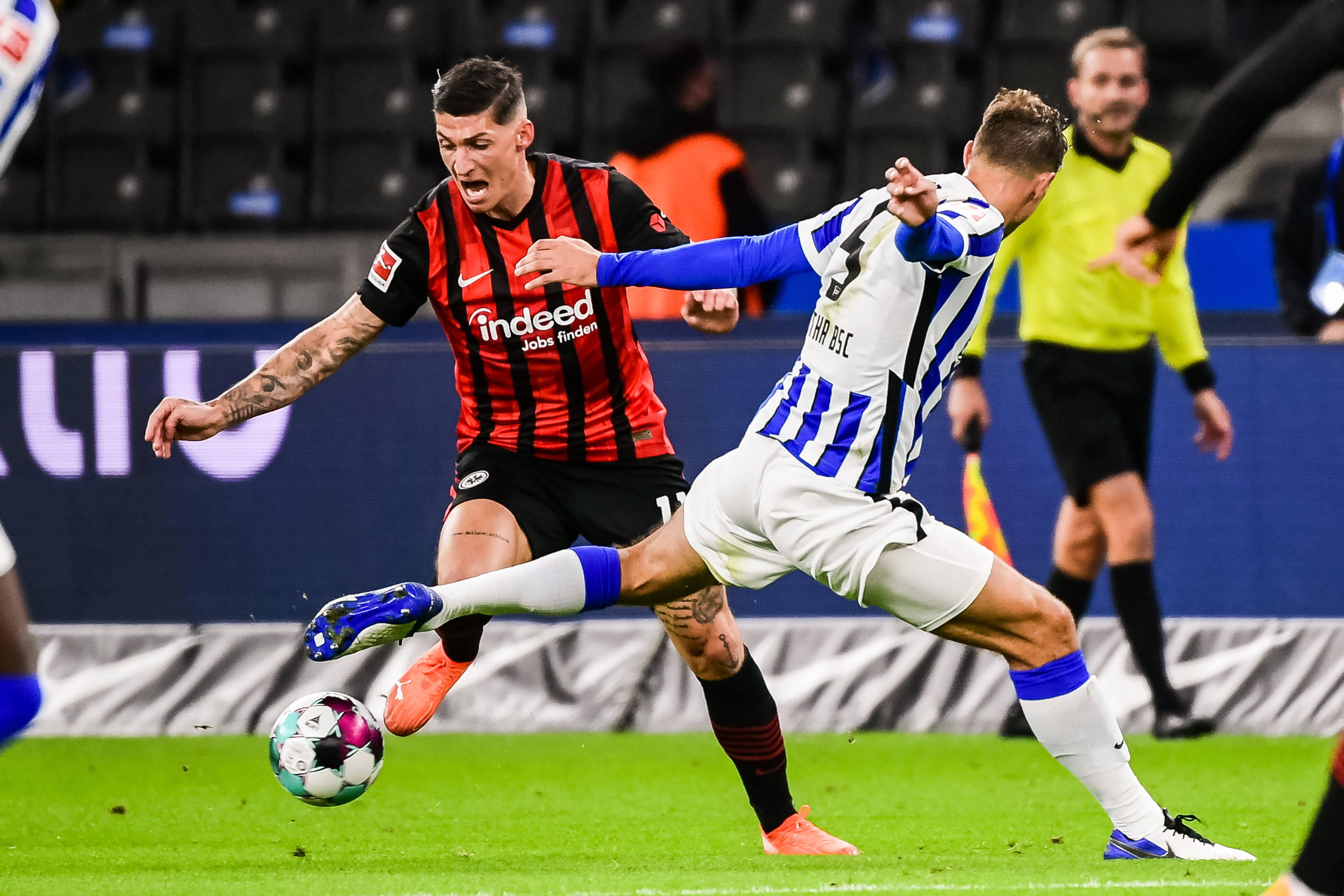 德信app-法兰克福球员亮眼表现,锁定胜局